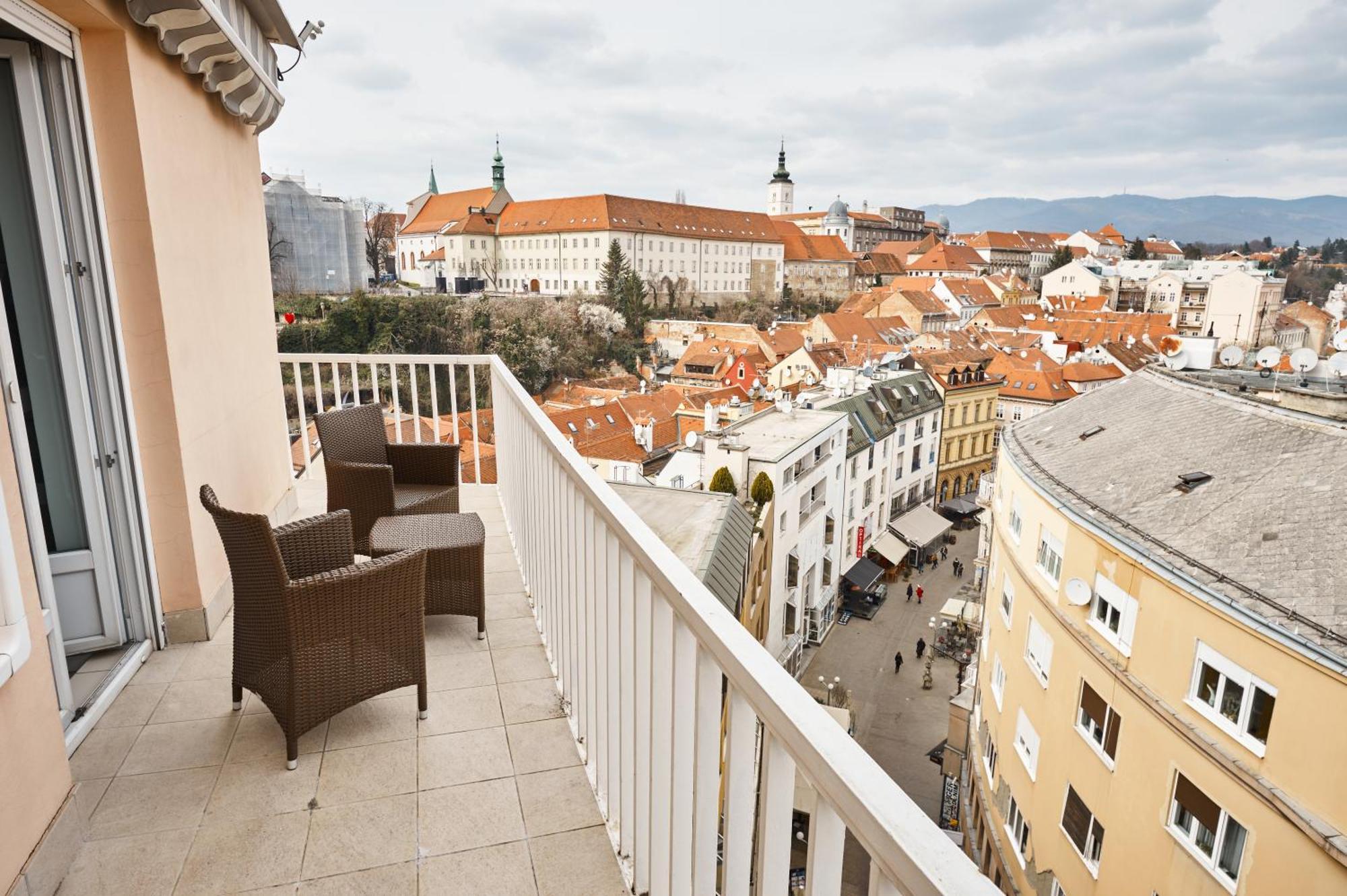 Irundo Downtown Appartement *